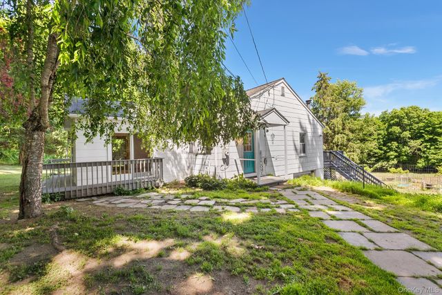 11 Valley View Road, Hopewell Junction, NY 12533