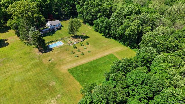 11 Valley View Road, Hopewell Junction, NY 12533