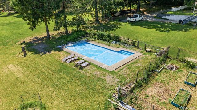 11 Valley View Road, Hopewell Junction, NY 12533