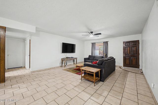 4224 W NORTH Lane, Phoenix, AZ 85051
