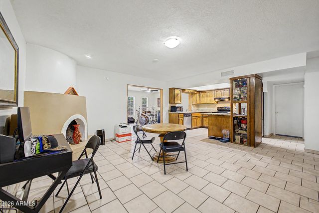 4224 W NORTH Lane, Phoenix, AZ 85051