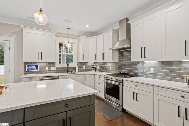 105 Inn Circle, Fountain Inn, SC 29644