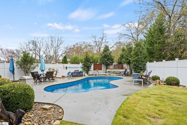 105 Inn Circle, Fountain Inn, SC 29644