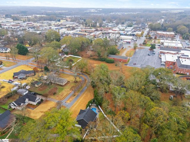 105 Inn Circle, Fountain Inn, SC 29644