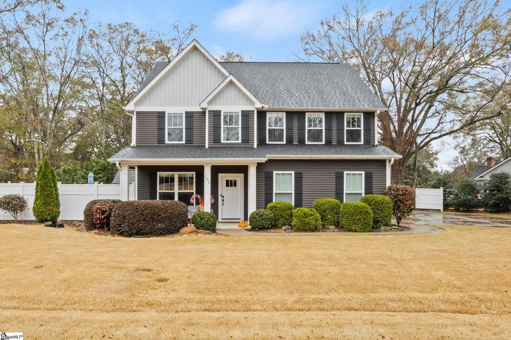 105 Inn Circle, Fountain Inn, SC 29644