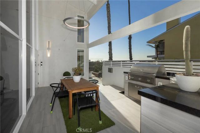 10 66th Place, Long Beach, CA 90803