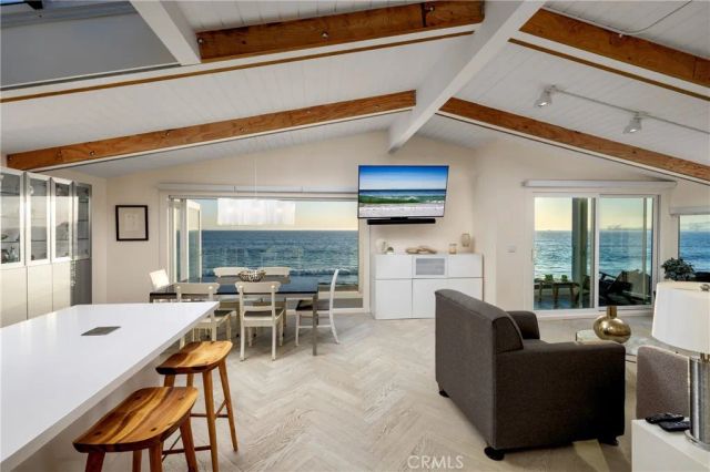 10 66th Place, Long Beach, CA 90803