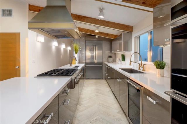 10 66th Place, Long Beach, CA 90803