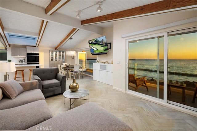 10 66th Place, Long Beach, CA 90803