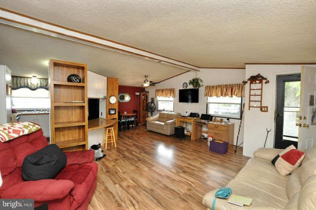 872 WOODCHUCK DR, Mount Laurel, NJ 08054