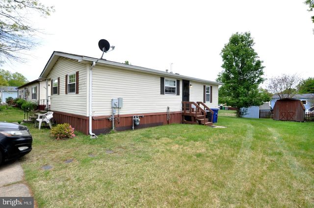 872 WOODCHUCK DR, Mount Laurel, NJ 08054