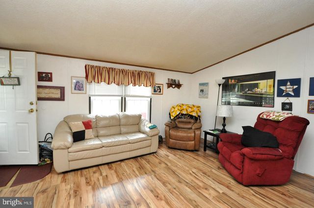 872 WOODCHUCK DR, Mount Laurel, NJ 08054