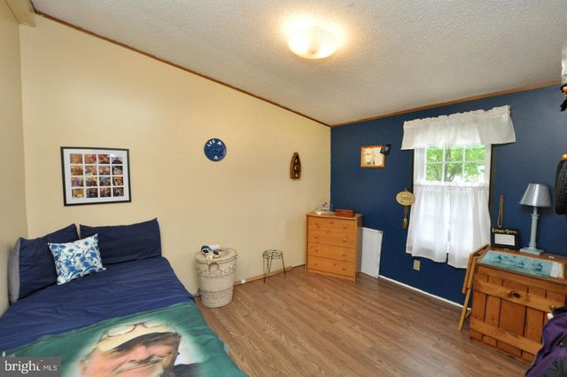 872 WOODCHUCK DR, Mount Laurel, NJ 08054