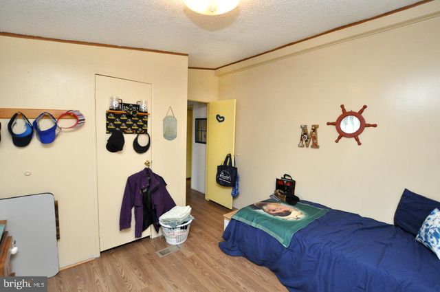 872 WOODCHUCK DR, Mount Laurel, NJ 08054
