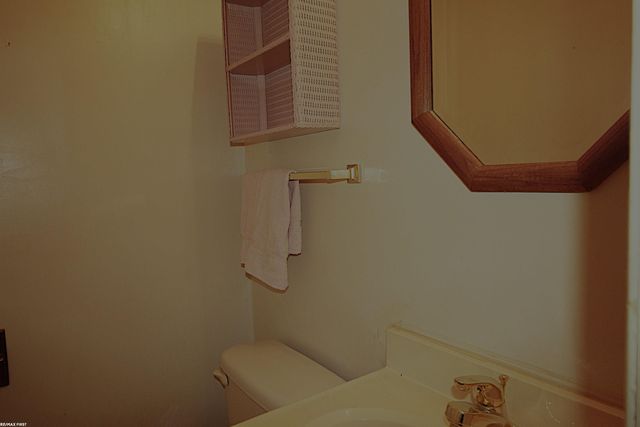 494 Lesdale Drive, Troy, MI 48085