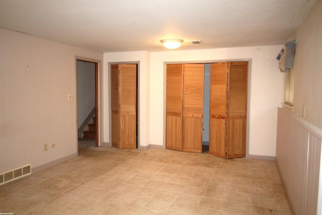 494 Lesdale Drive, Troy, MI 48085