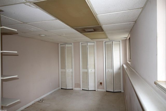 494 Lesdale Drive, Troy, MI 48085