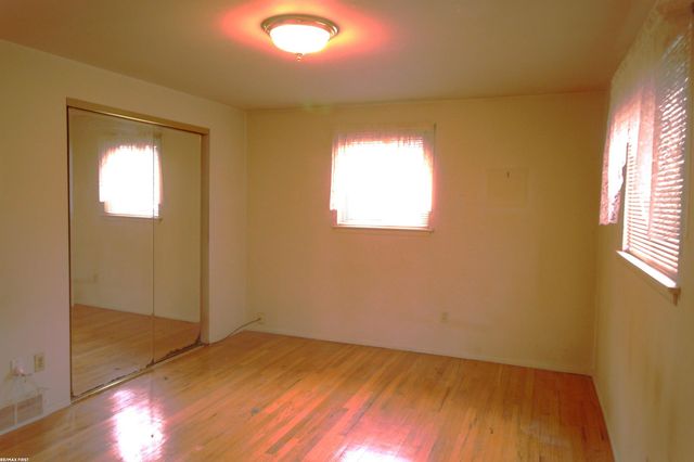 494 Lesdale Drive, Troy, MI 48085