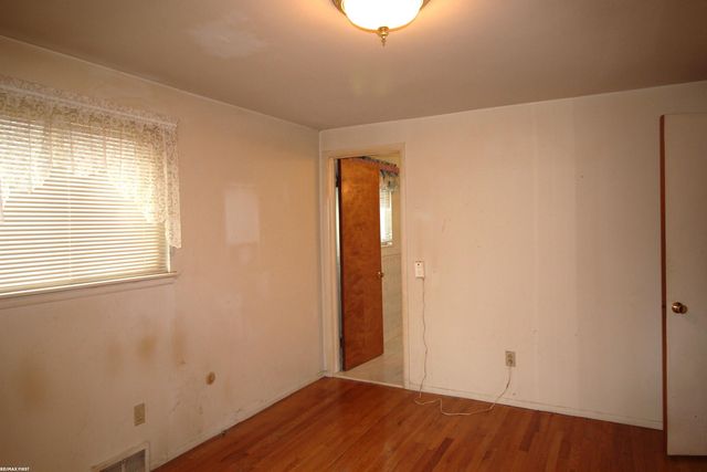 494 Lesdale Drive, Troy, MI 48085