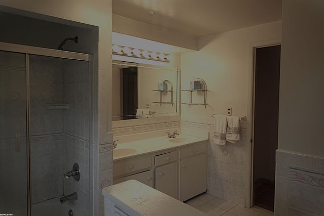 494 Lesdale Drive, Troy, MI 48085