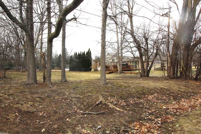 494 Lesdale Drive, Troy, MI 48085