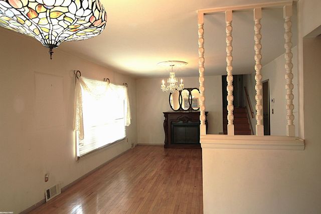 494 Lesdale Drive, Troy, MI 48085