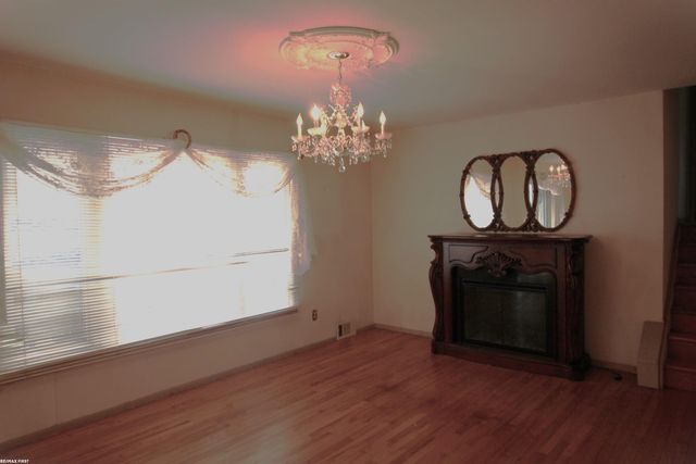 494 Lesdale Drive, Troy, MI 48085