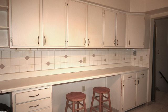 494 Lesdale Drive, Troy, MI 48085