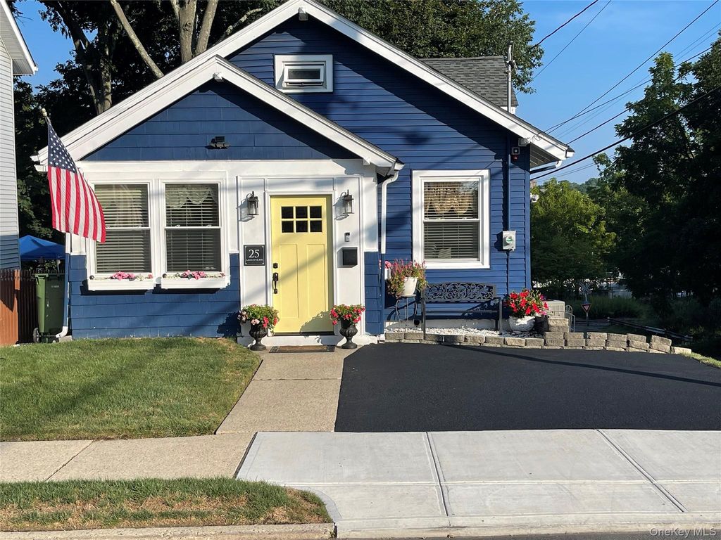 25 Lafayette Avenue, Middletown, NY 10940