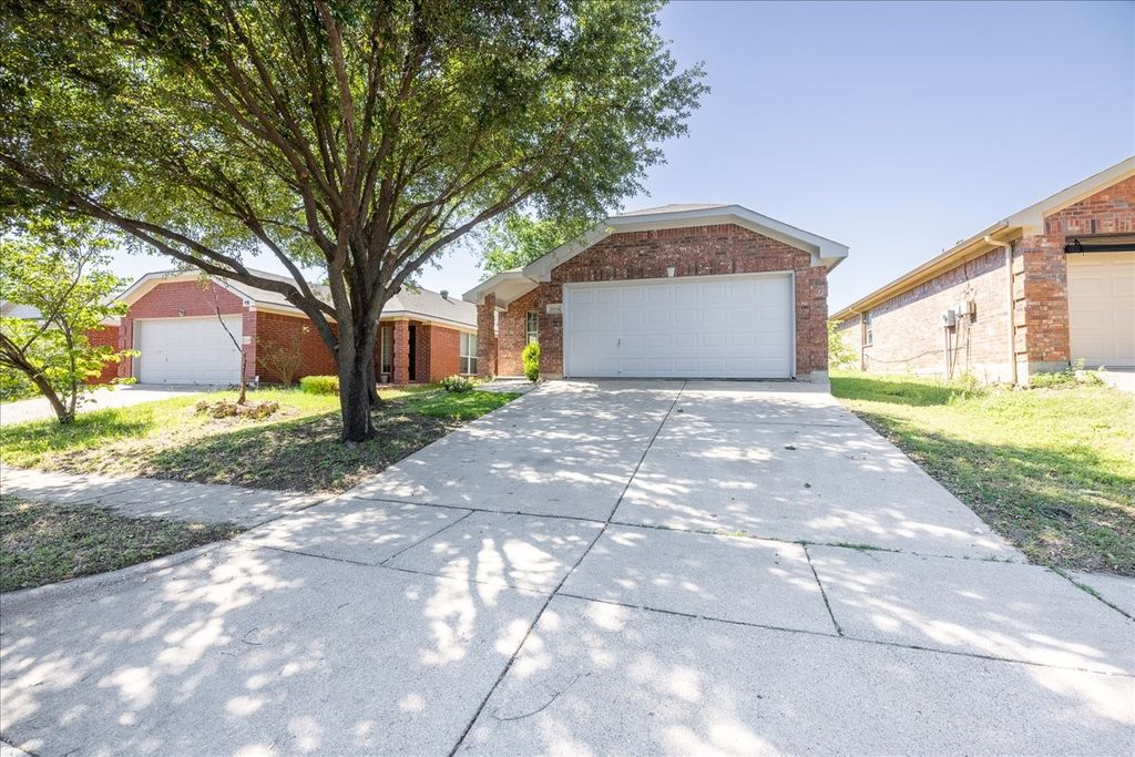 1014 Savage Drive, Denton, TX 76207