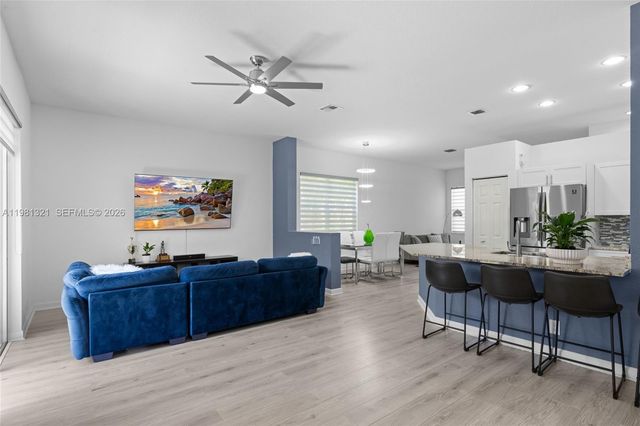 625 Bald Cypress Rd 625, Weston, FL 33327