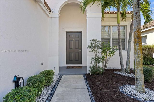 625 Bald Cypress Rd 625, Weston, FL 33327