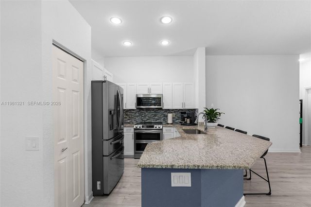 625 Bald Cypress Rd 625, Weston, FL 33327