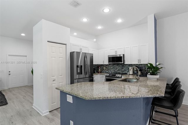 625 Bald Cypress Rd 625, Weston, FL 33327