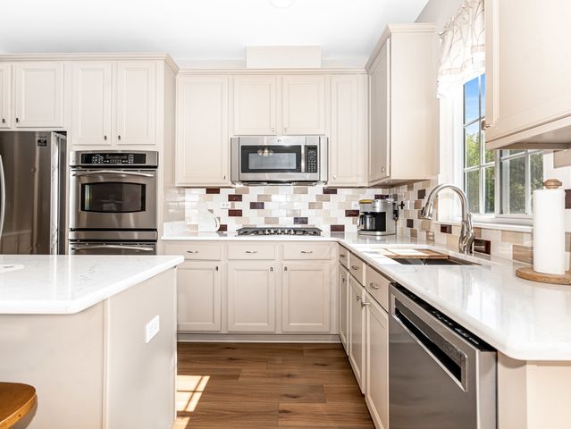 931 Winners Cup Court, Naperville, IL 60565