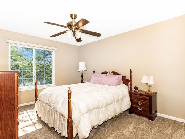 931 Winners Cup Court, Naperville, IL 60565