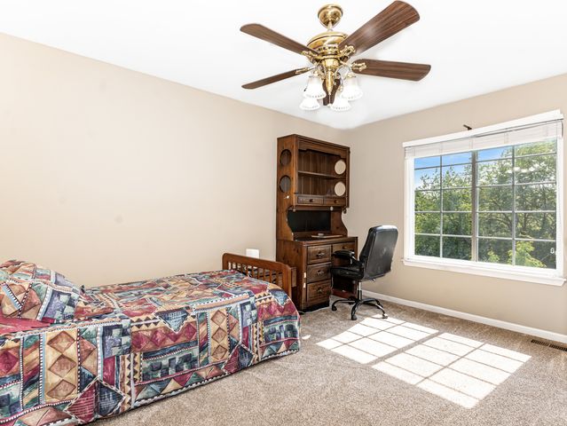 931 Winners Cup Court, Naperville, IL 60565