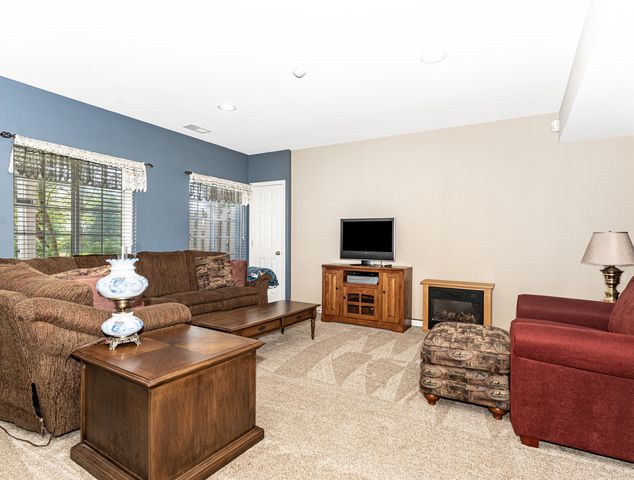 931 Winners Cup Court, Naperville, IL 60565