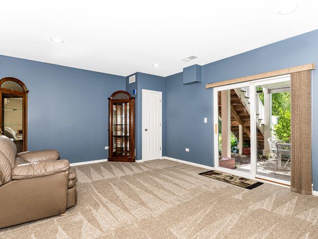 931 Winners Cup Court, Naperville, IL 60565