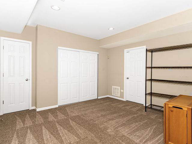 931 Winners Cup Court, Naperville, IL 60565