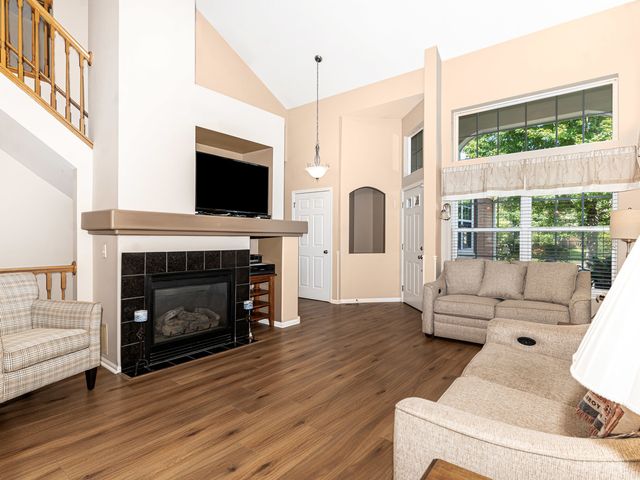 931 Winners Cup Court, Naperville, IL 60565