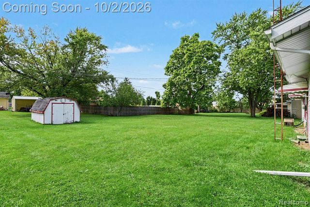 1078 E Hill Road, Grand Blanc, MI 48439
