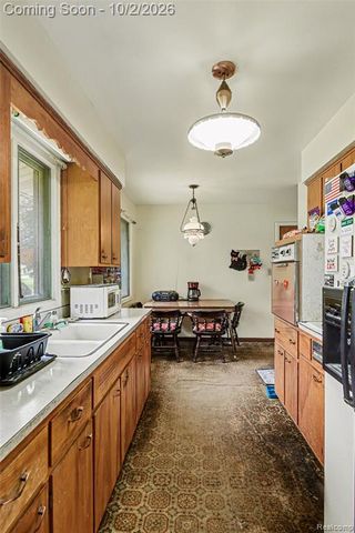 1078 E Hill Road, Grand Blanc, MI 48439