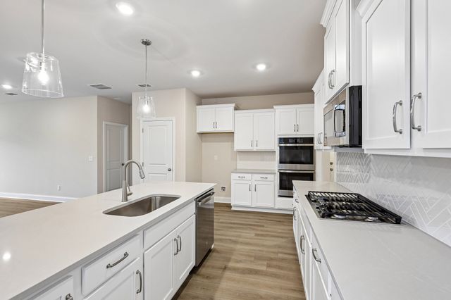 233 Jasmine Way, La Vergne, TN 37086