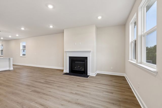 233 Jasmine Way, La Vergne, TN 37086