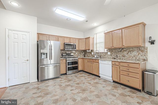 607 HIDDEN OAKS DR, Woodbury, NJ 08096