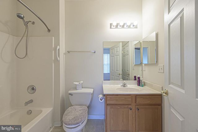 607 HIDDEN OAKS DR, Woodbury, NJ 08096