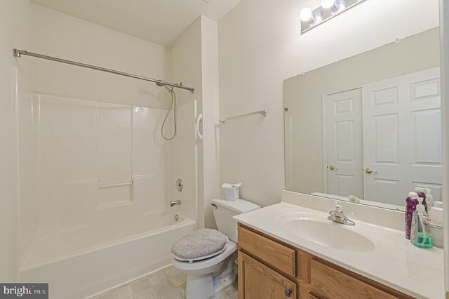 607 HIDDEN OAKS DR, Woodbury, NJ 08096