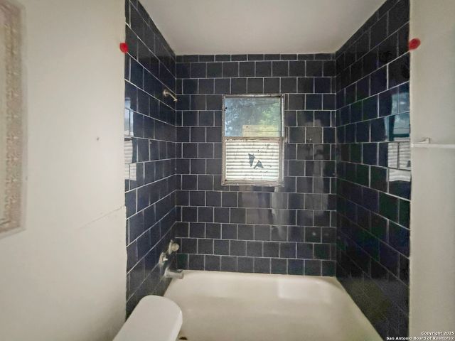 142 Eross, San Antonio, TX 78202