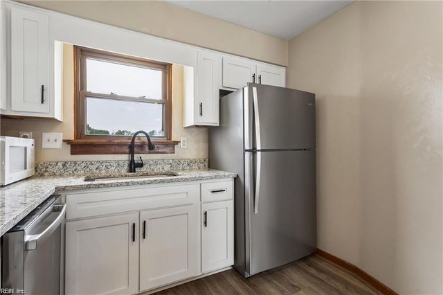 2100 E Ocean View Ave Apt 20, Norfolk, VA 23518